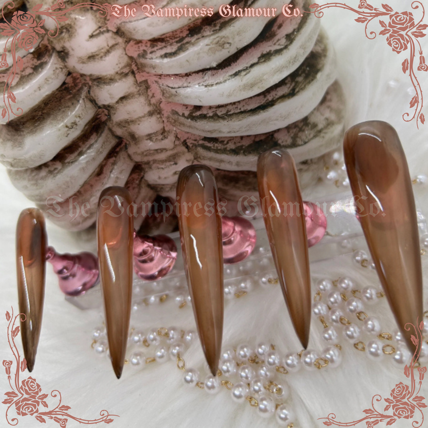 Loup Bêta — The Beta Wolf Luxury Handcrafted Glamour Magick Gel Press-On Nail Set