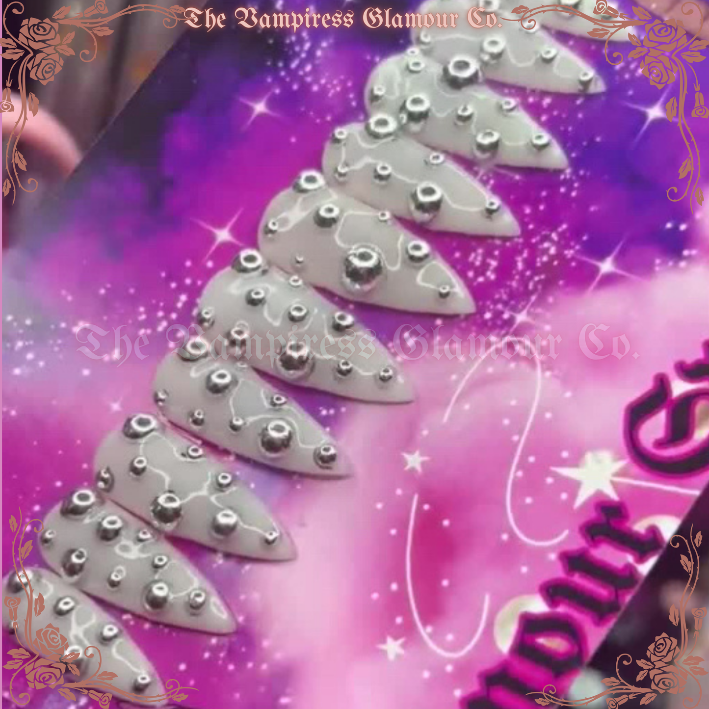 Les Œufs d’Alien — Alien Eggs
Luxury Handcrafted Glamour Magick Gel Press-On Nail Set