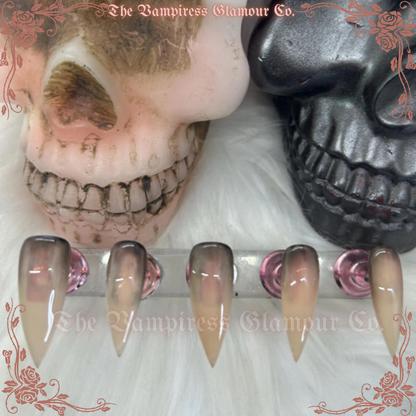 La Banshee — The Banshee
Luxury Handcrafted Glamour Magick Gel Press-On Nail Set