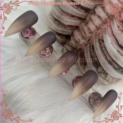 Griffée – The Huntress’ Talon
 Luxury Handcrafted Glamour Magick Gel Press-On Nail Set